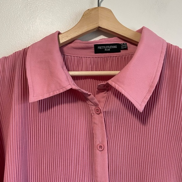 Pretty Little Things Plus Dusty Pink Plisse Button Front Oversized Shirt & Pants - Picture 12 of 15